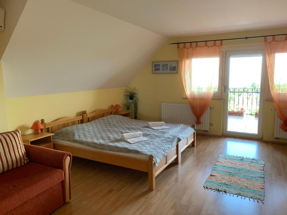 Holidaysport Haus Balatongyörök Esterno foto